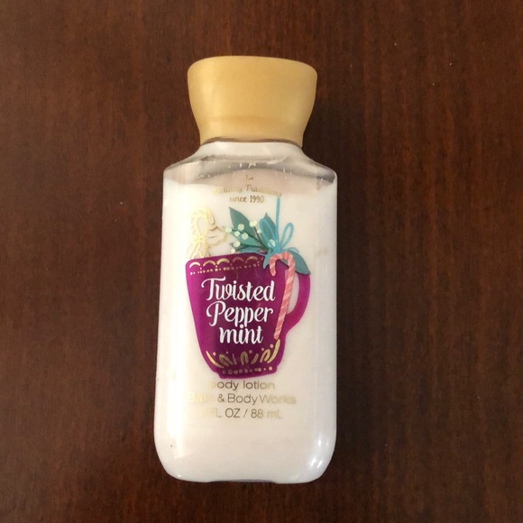 Holiday Boxed soap & travel size twisted peppermint (BBW) lotion - Picture 5 of 5